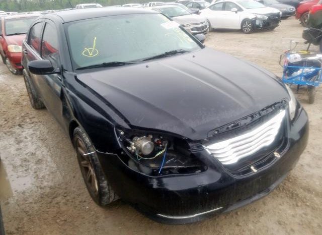 2013 CHRYSLER 200 TOURING test