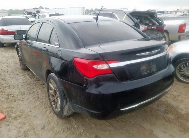 2013 CHRYSLER 200 TOURING test