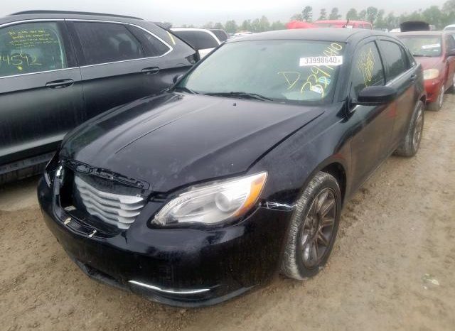 2013 CHRYSLER 200 TOURING test